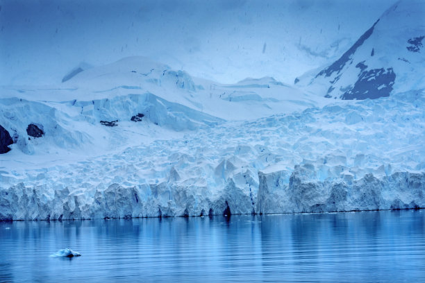 蓝色冰川雪山天堂湾斯金托普湾南极洲图片下载