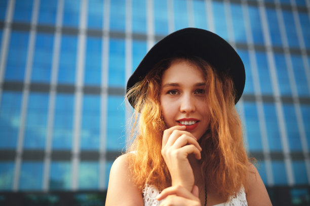 因为我们比不安全感更强大图片下载