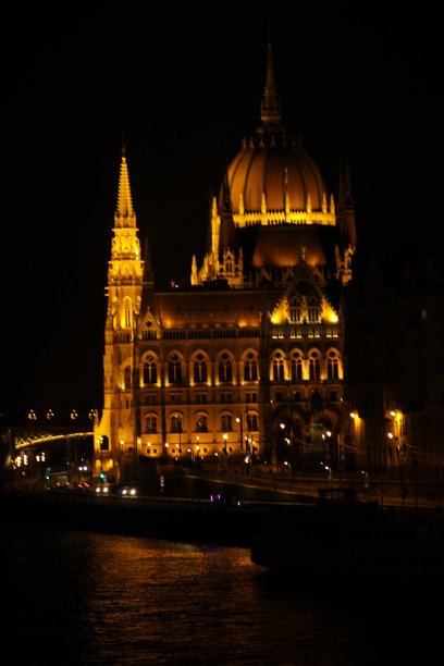 国会大厦上的夜灯图片下载