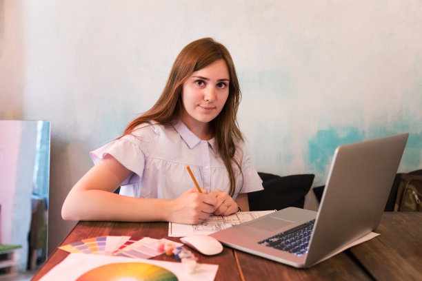 室内设计师用艺术工具画计划图片下载