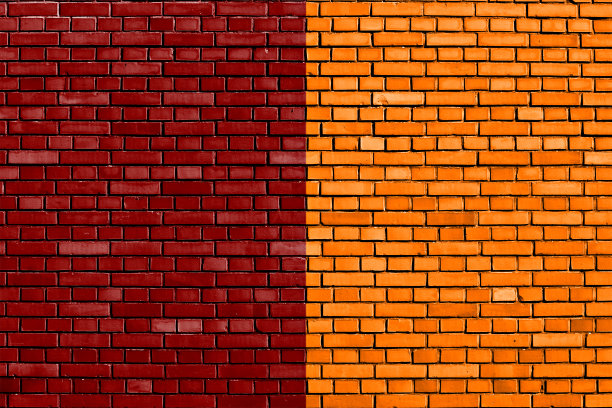 画在砖墙上的罗马国旗图片下载