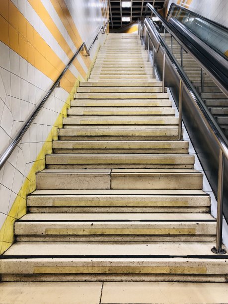 地铁楼梯图片下载