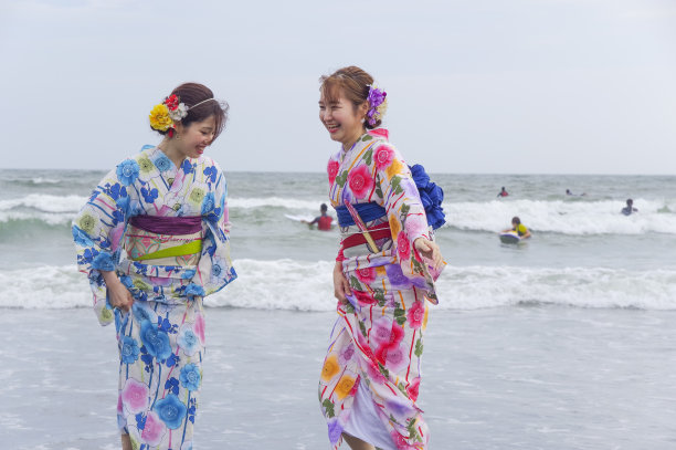 妇女在夏季和服图片下载