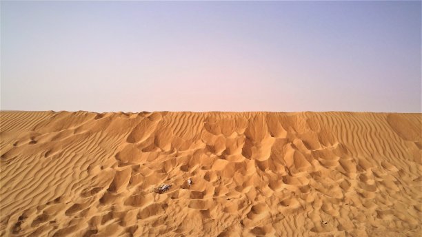 阿联酋迪拜的壮观沙漠风光照片图片下载
