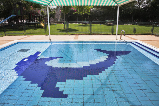 肤浅的儿童池图片下载