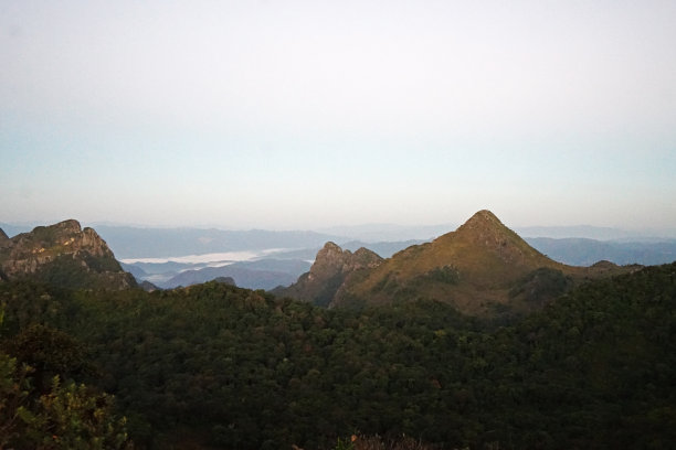 山顶日出的自然景观图片下载