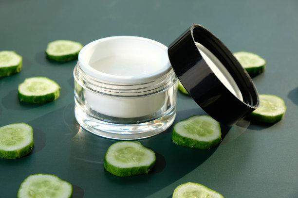 黄瓜面霜，皮肤和身体护理卫生保湿乳液健康治疗面膜玻璃罐图片下载