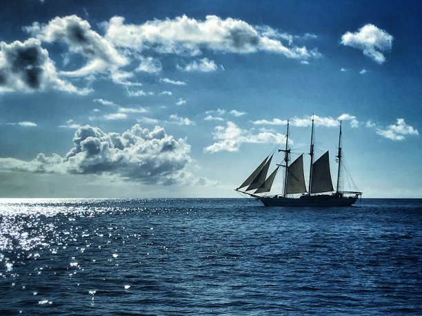 海洋航行图片下载