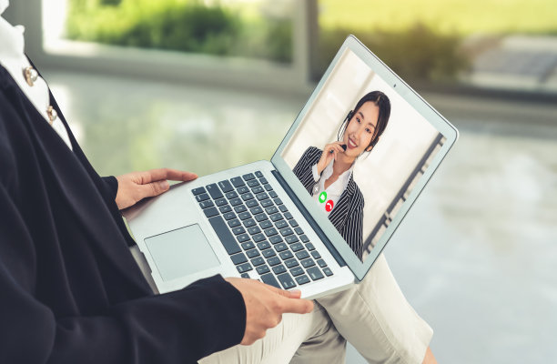 视频电话商务人员会议在虚拟的工作场所或远程办公室图片下载