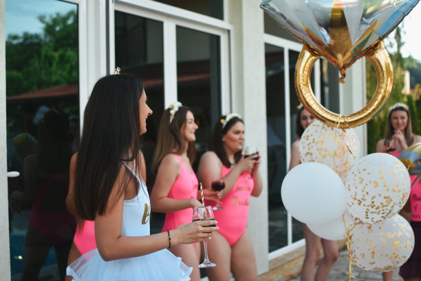 未婚女子派对图片下载