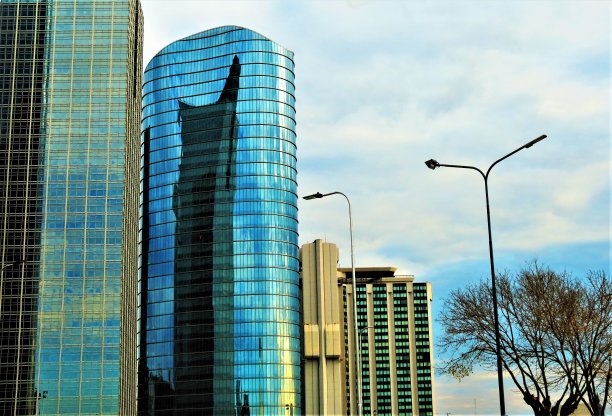 布宜诺斯艾利斯的马德罗港建筑。图片下载