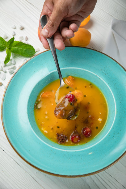 冷芒果百香果汤。图片下载