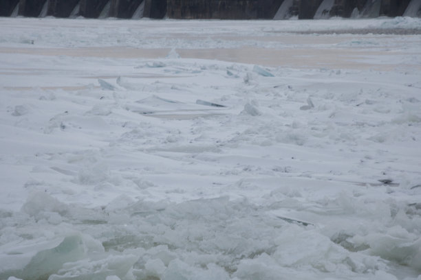 俄罗斯伏尔加河的冬天图片下载
