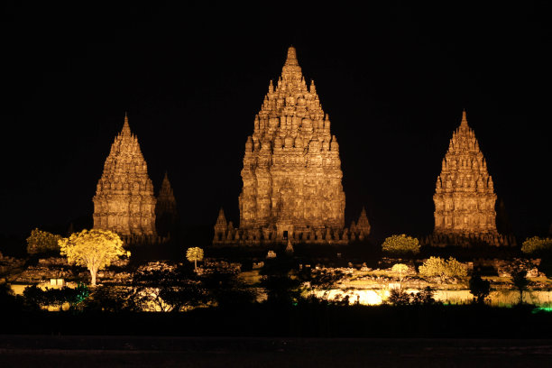 普兰巴南寺图片下载