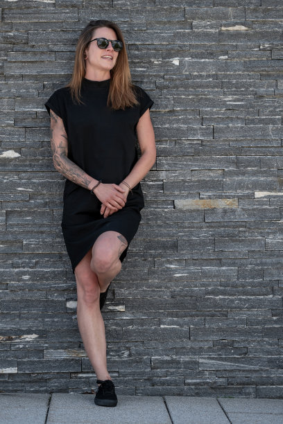 年轻迷人的奥地利女孩图片下载