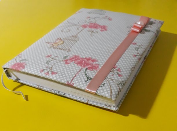 手工绗缝织物覆盖日记本图片下载