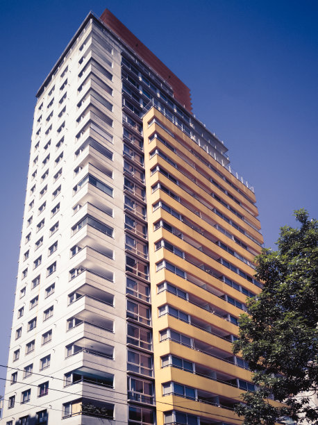 阳光下的黄色阳台图片下载