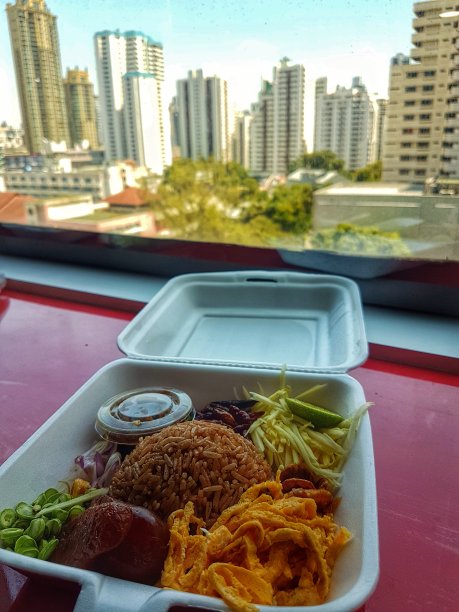 虾酱调味饭或Khaao Khlook Gabpi。简单而基本的泰国菜。图片下载