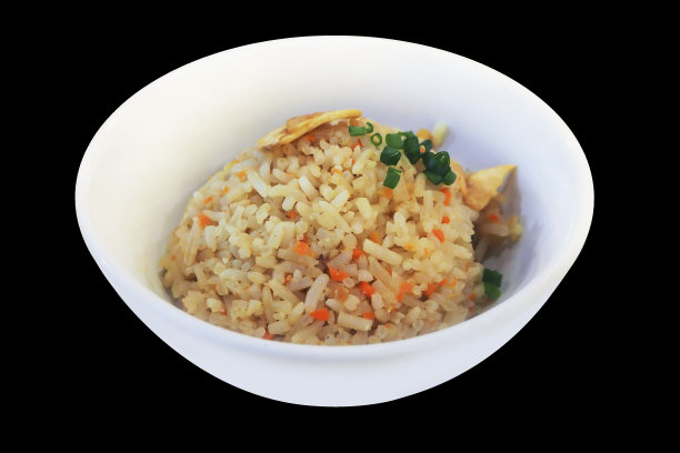 大蒜炒饭白碗黑背景图片下载