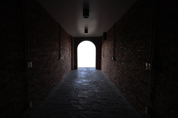 隧道的尽头是白光图片下载