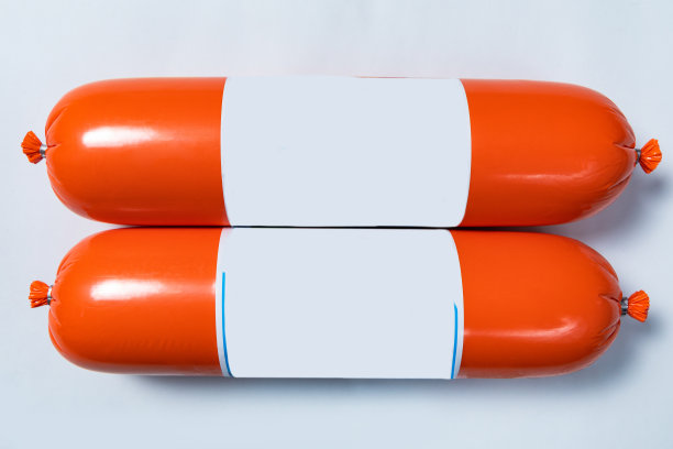 香肠，意大利腊肠产品，准备在白色的背景上出售图片下载