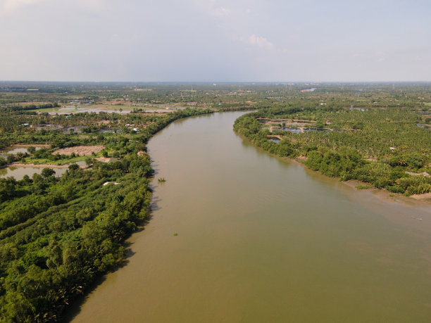 泰国差春骚省邦普拉贡河的Ariel景色图片下载