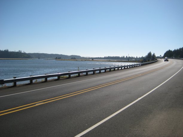 河边的路图片下载