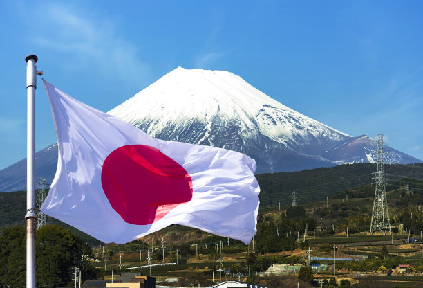 日本，本州岛的富士山和日本国旗图片下载