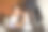 操作个人电脑的日本女孩图片下载