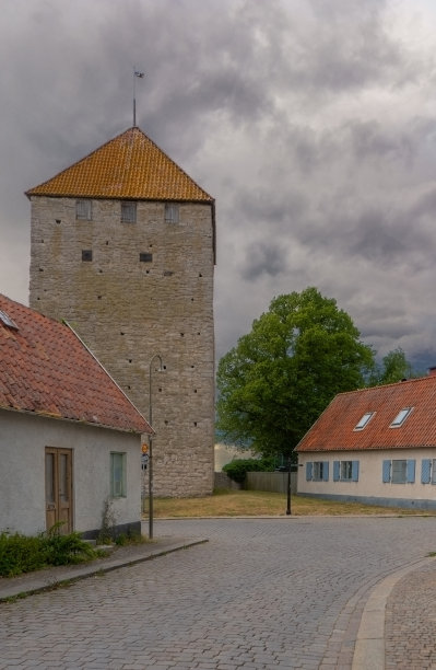 维斯比的古老房屋。中世纪建筑的照片。瑞典。图片下载