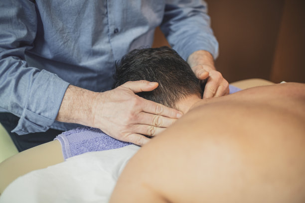 放松颈部肌肉图片下载