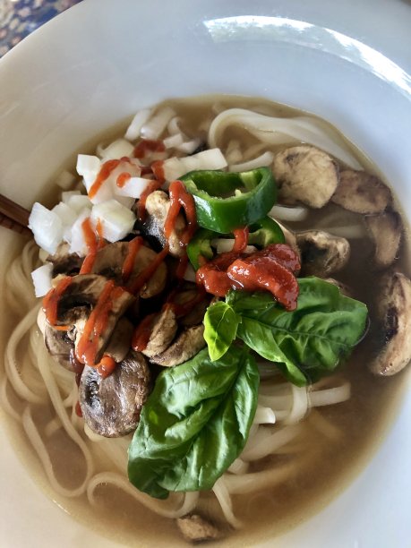 蘑菇河粉图片下载