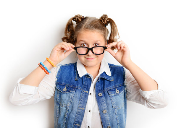 白色背景上的女学生图片下载