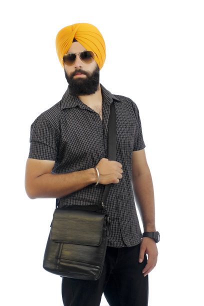 一个提着包的锡克教徒图片下载