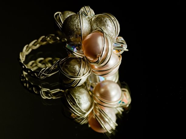 美丽的手工制作工艺稀有宝石图片下载