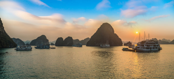 越南下龙湾的日落图片下载