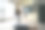 中年妇女在家看视频锻炼图片下载