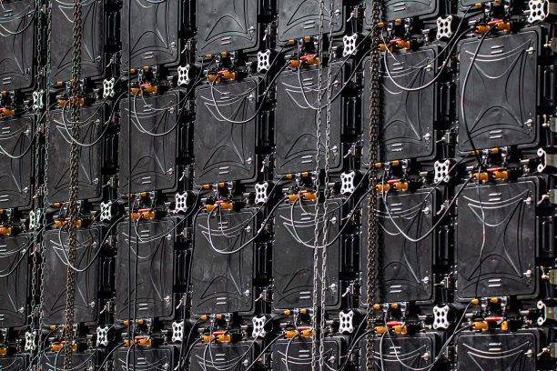 抽象的电子背景与多个显示器缝合在一起。后视图。图片下载