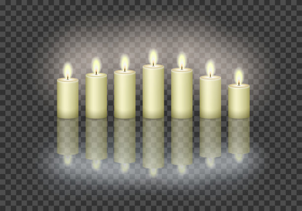透明背景上的7支燃烧的蜡烛。图片下载