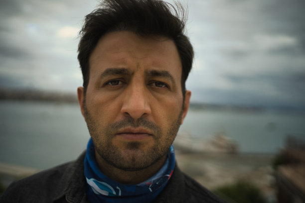 男人的画像图片下载