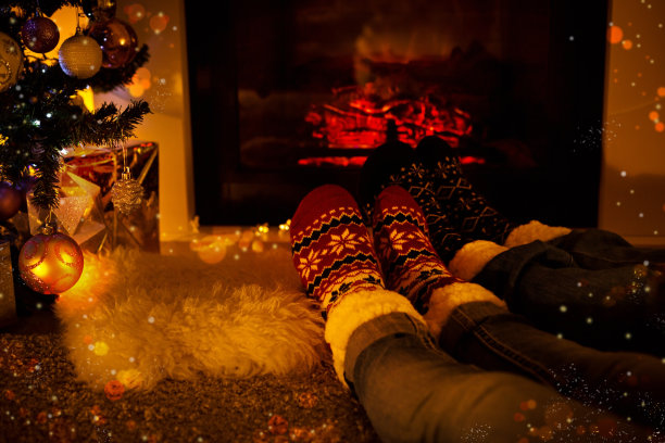 壁炉旁的羊毛袜图片下载