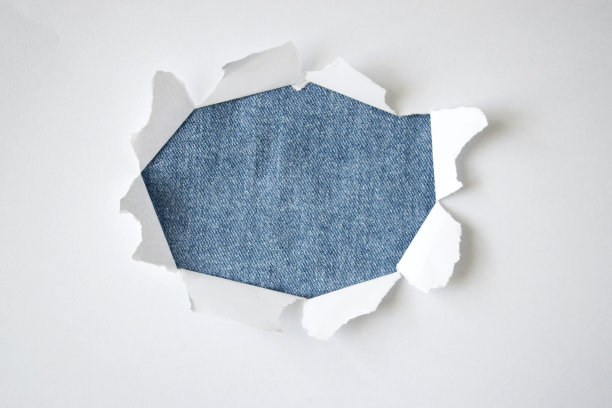 牛仔裤椭圆孔图片下载