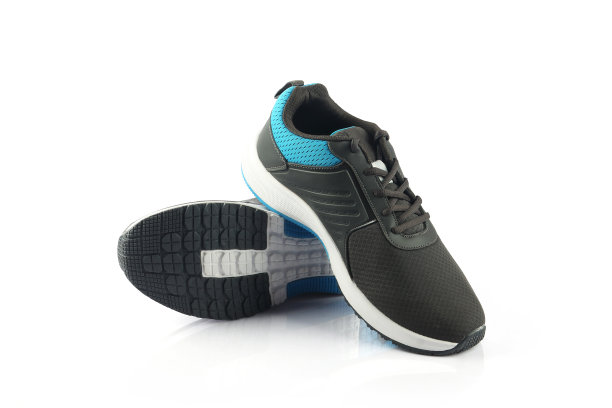 印度产男士运动鞋图片下载