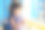 可爱快乐的亚洲小女孩在化妆室的镜子前试妆图片下载
