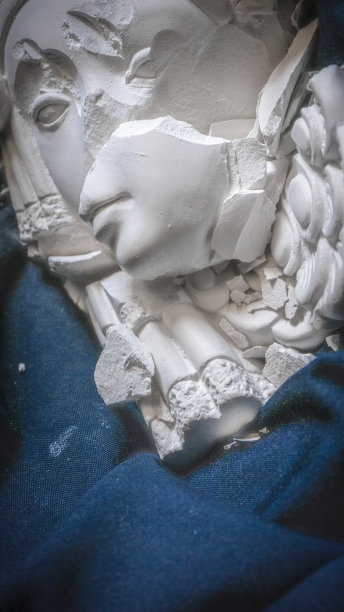 破碎石膏面具图片下载