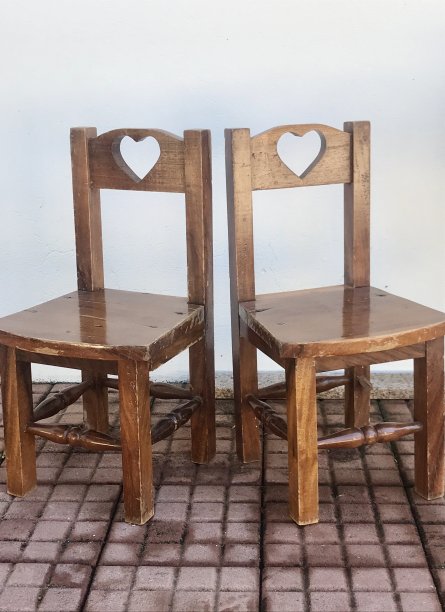 椅子在一起图片下载