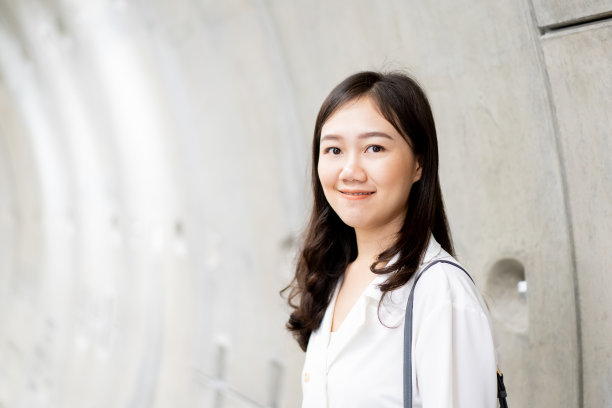 快乐的亚洲女性肖像图片下载