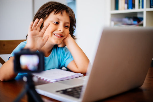 小男孩视频博客图片下载