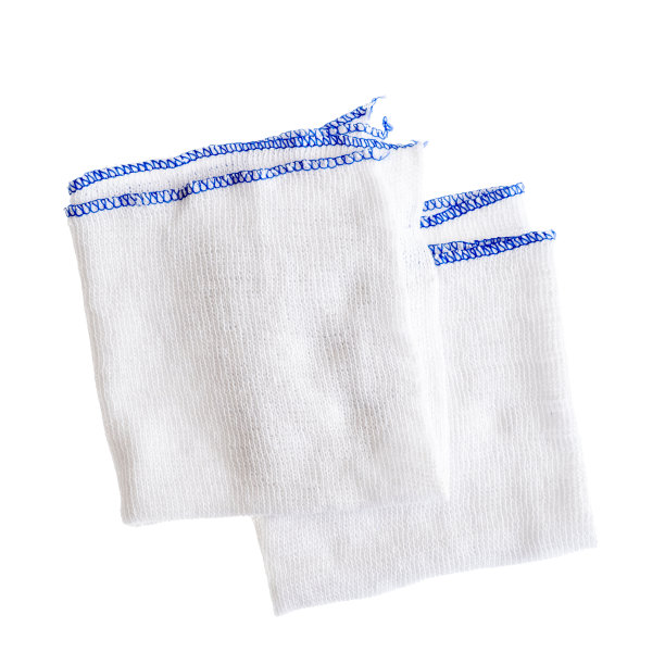 两块传统的棉布抹布。孤立在白色背景上。图片下载