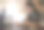 快乐微笑的女孩在用笔记本学习。自由职业，商业人士的概念图片下载